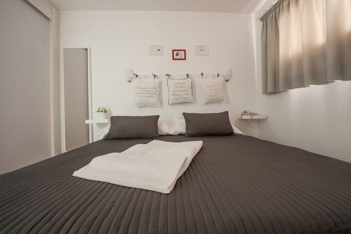 Room 17 of 60