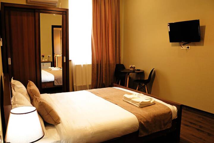 Room 13 of 71