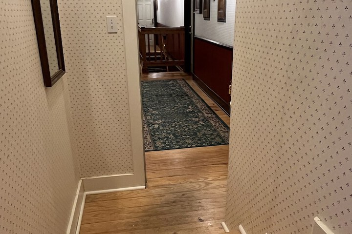 Room 5 of 42
