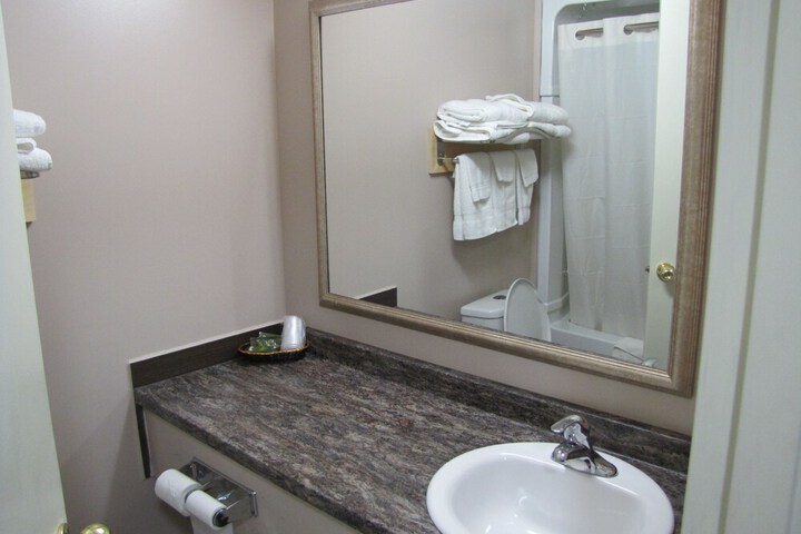 Room 33 of 67