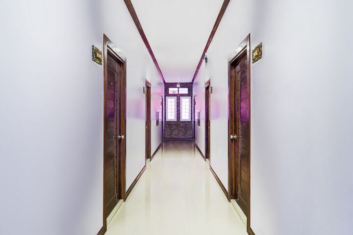 Ballroom/Hall 21 of 45