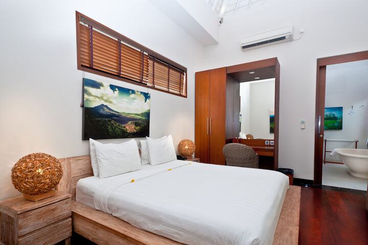Room 7 of 34