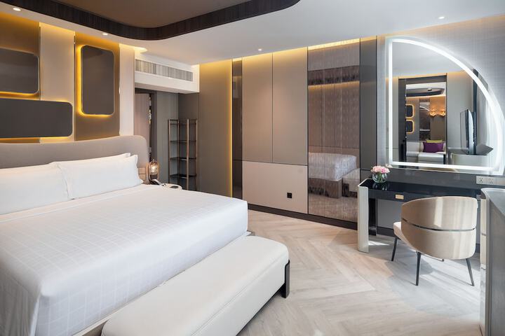 Room 47 of 133
