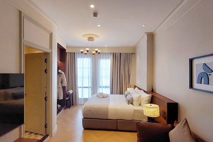 Room 15 of 40
