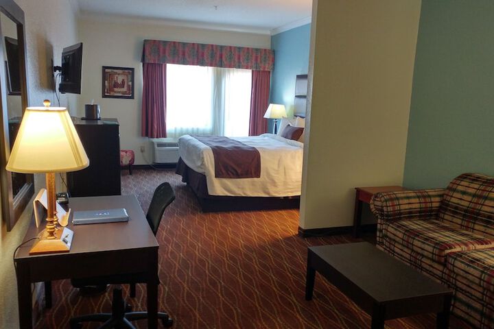 1 King Bed (5 of 21)