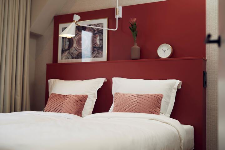 Room 2 of 72