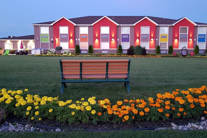 Hotel Exterior 45 of 51