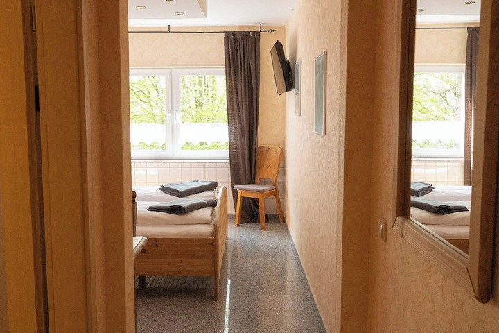 Room 2 of 7