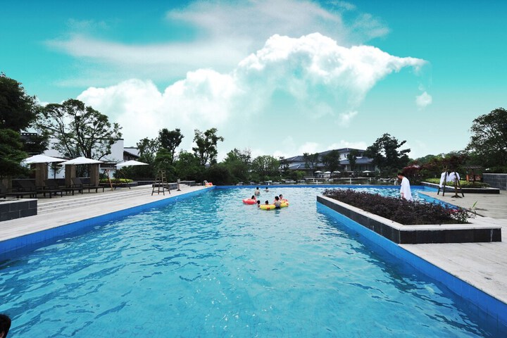 Pool 39 of 59