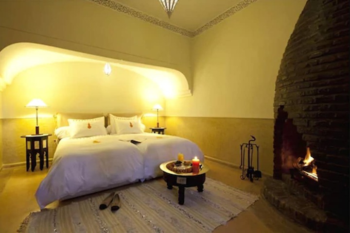 Room 4 of 93