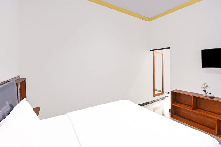 Room 16 of 37