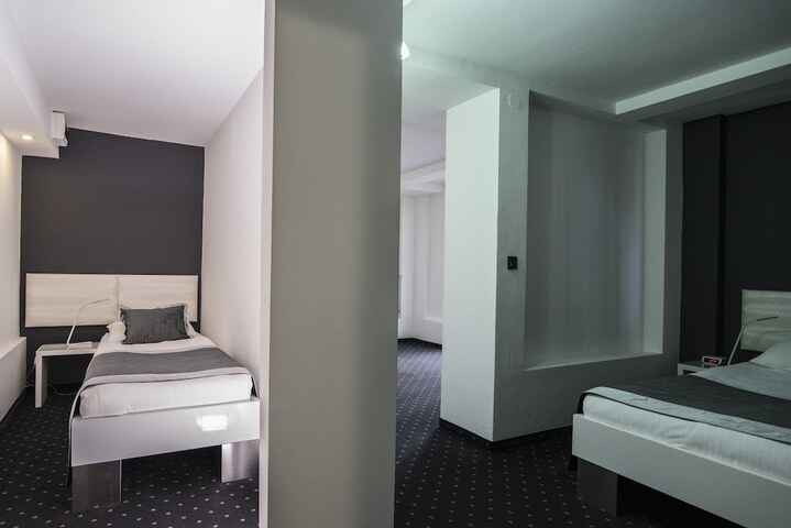 Room 10 of 60