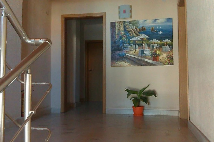 Room 10 of 15