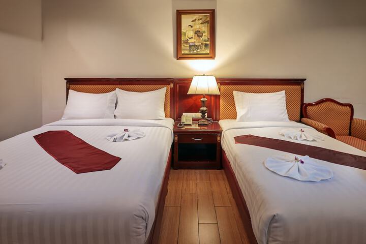 Room 10 of 65