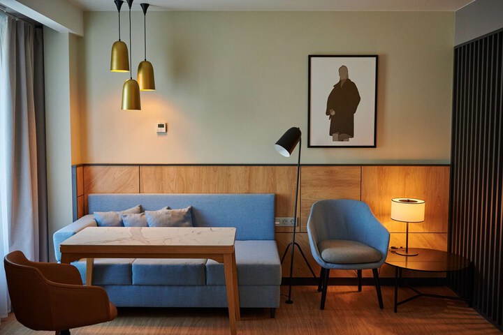 Room 43 of 158