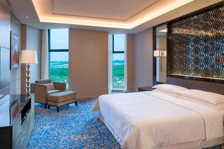 Room 10 of 45