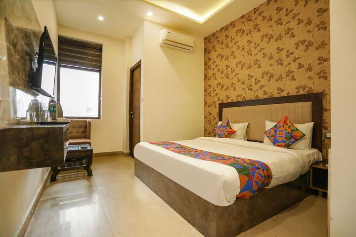 Room 20 of 32