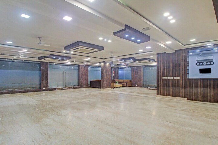 Ballroom/Hall 45 of 69