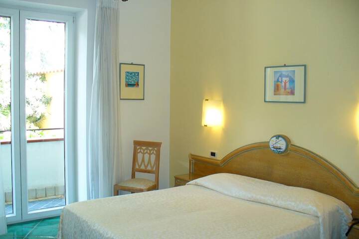Room 13 of 63