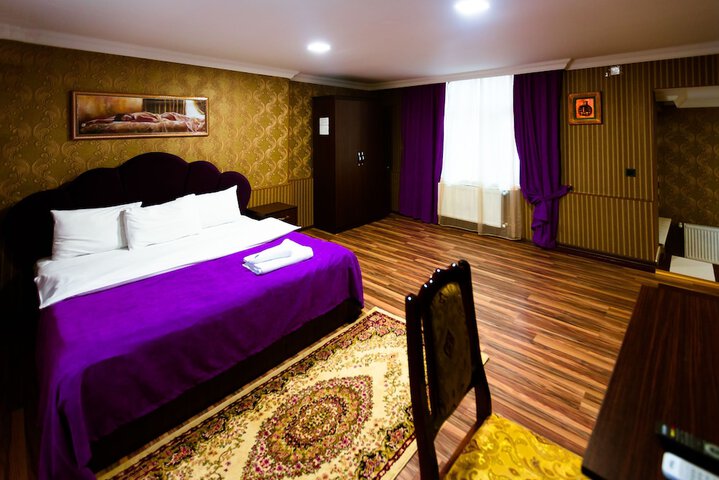 Room 8 of 45