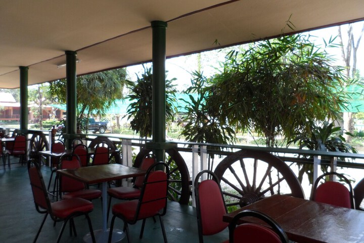Dining Photos