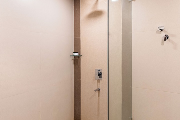 Room 12 of 28
