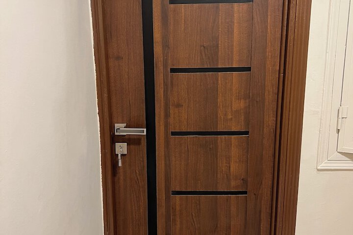 Room 10 of 27