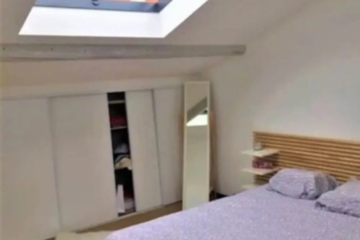 Room 2 of 6
