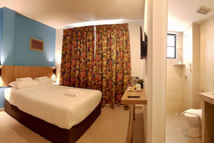 Room 11 of 22