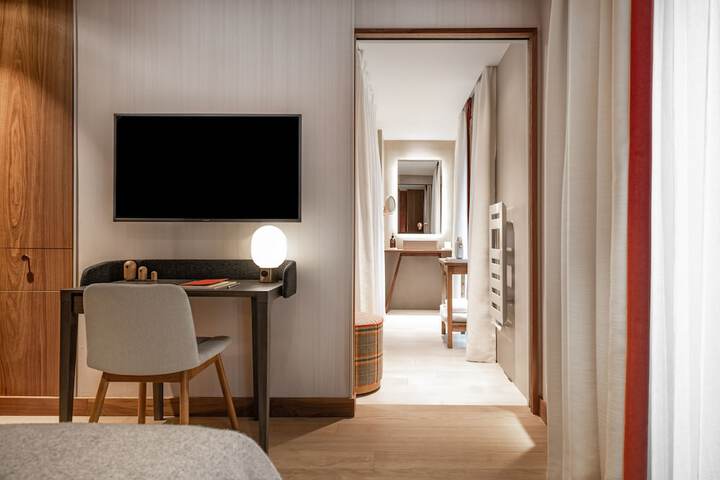 Room 16 of 68