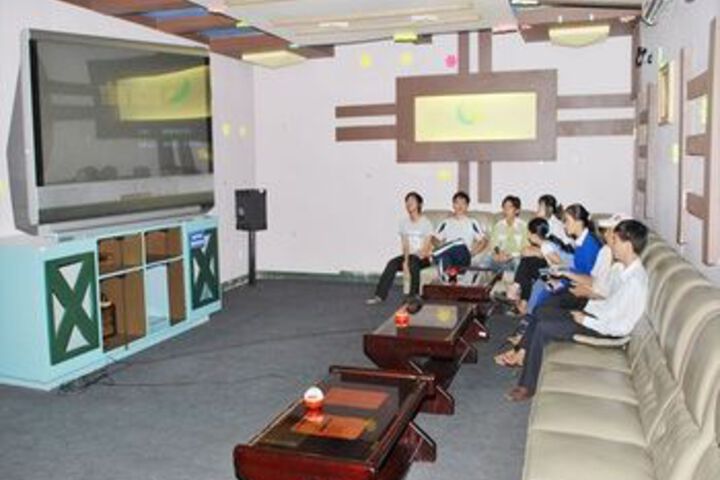 Room 12 of 25