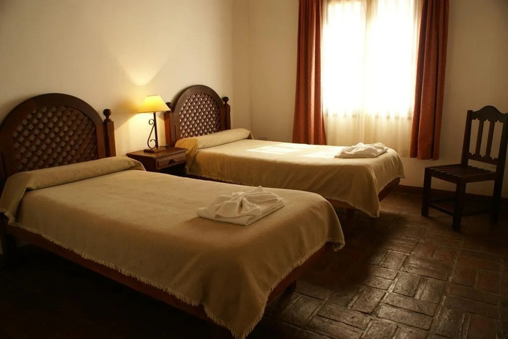 Room 9 of 11