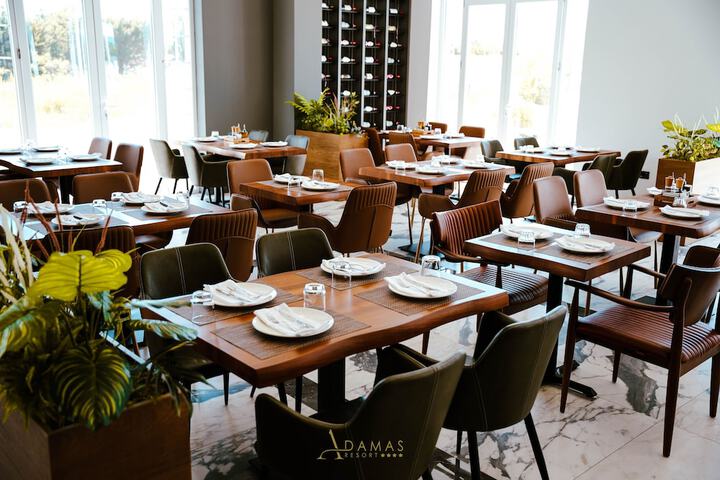 Dining 114 of 148