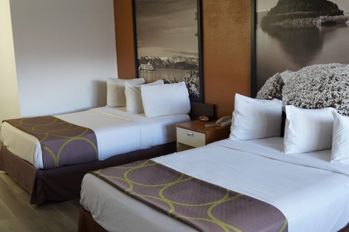 Room 18 of 32