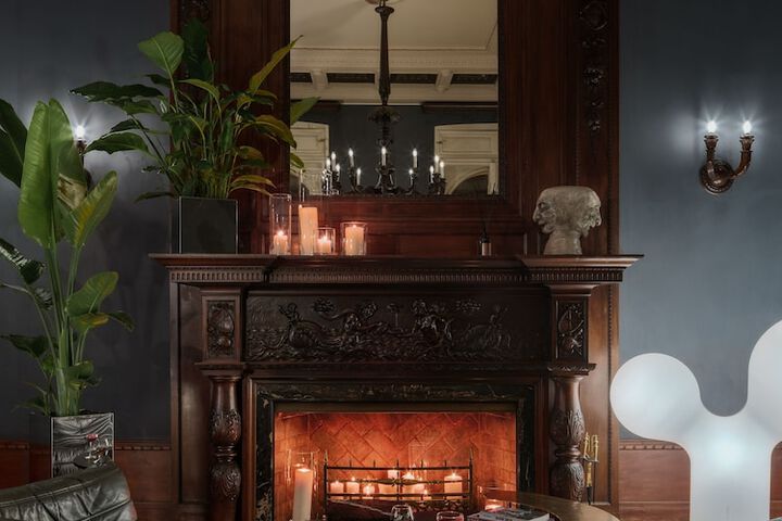 Lounge 66 of 75