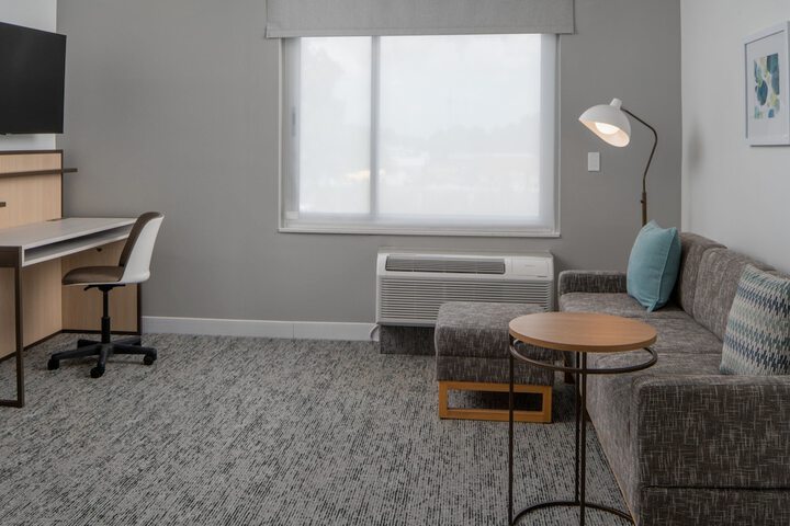 Room 11 of 27