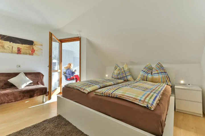 Room 5 of 15