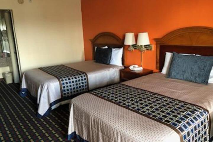 2 Double Beds (2 of 10)