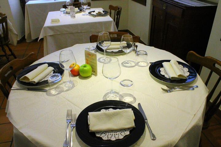Dining 37 of 56