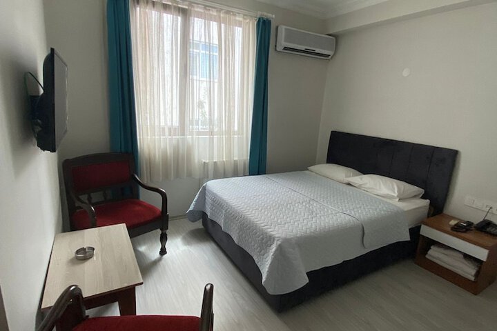 Room 8 of 24
