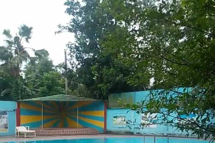 Pool 12 of 44