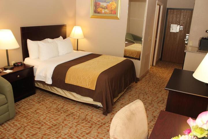 2 Double Beds (6 of 8)