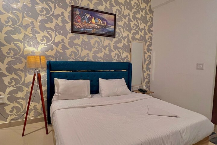 Room 7 of 61