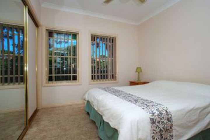 Room 6 of 10