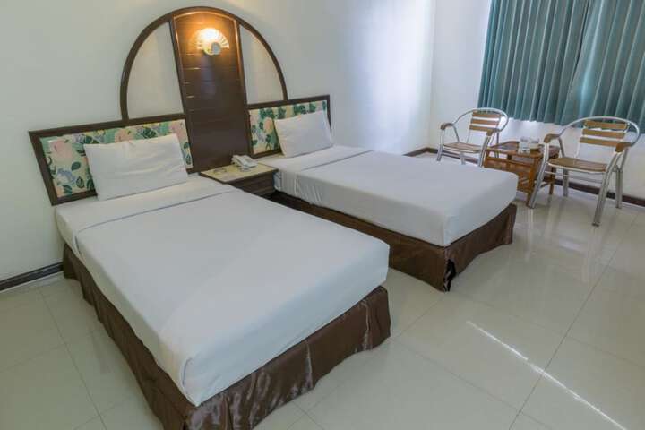 Room 5 of 37