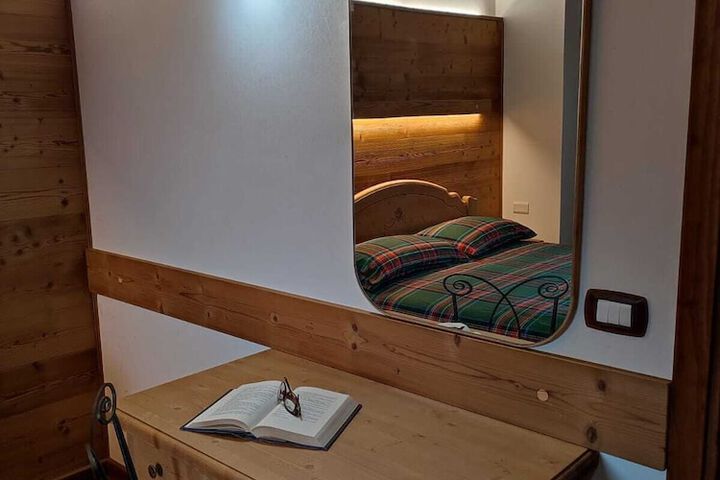 Room 53 of 132