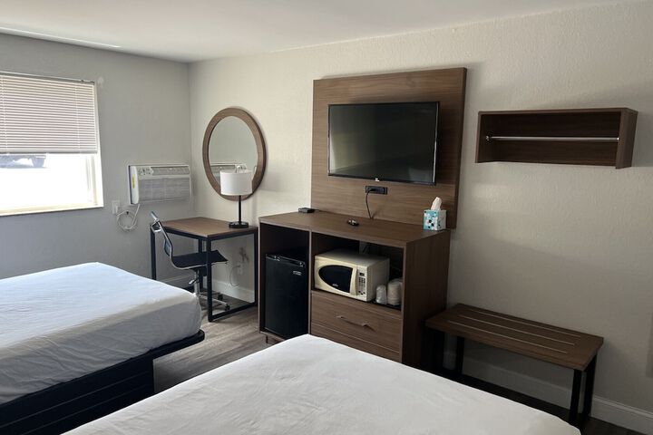 2 Double Beds (2 of 6)
