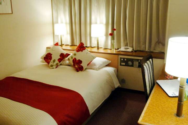 Room 6 of 31