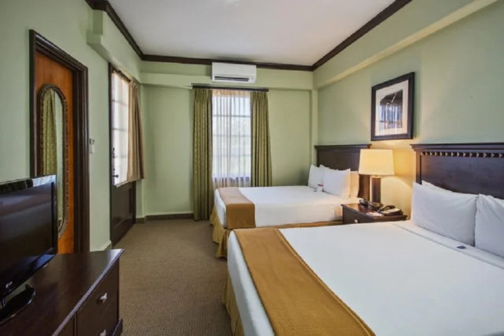 Room 2 of 2