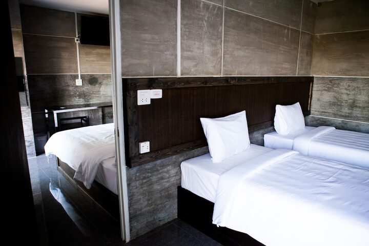 Room 6 of 48